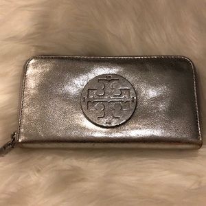 Tory Burch wallet